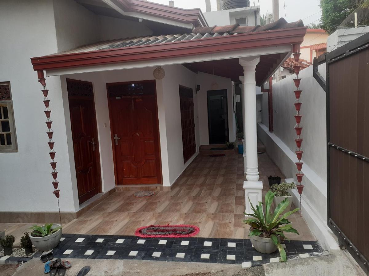 Bisandu Guesthouse Mirissa Ngoại thất bức ảnh