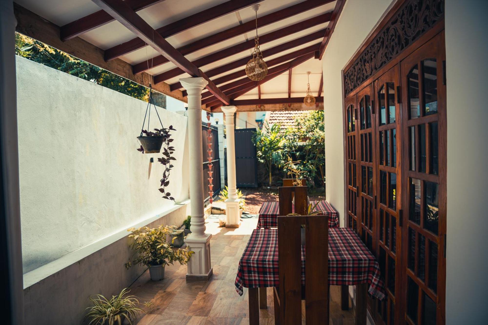 Bisandu Guesthouse Mirissa Ngoại thất bức ảnh
