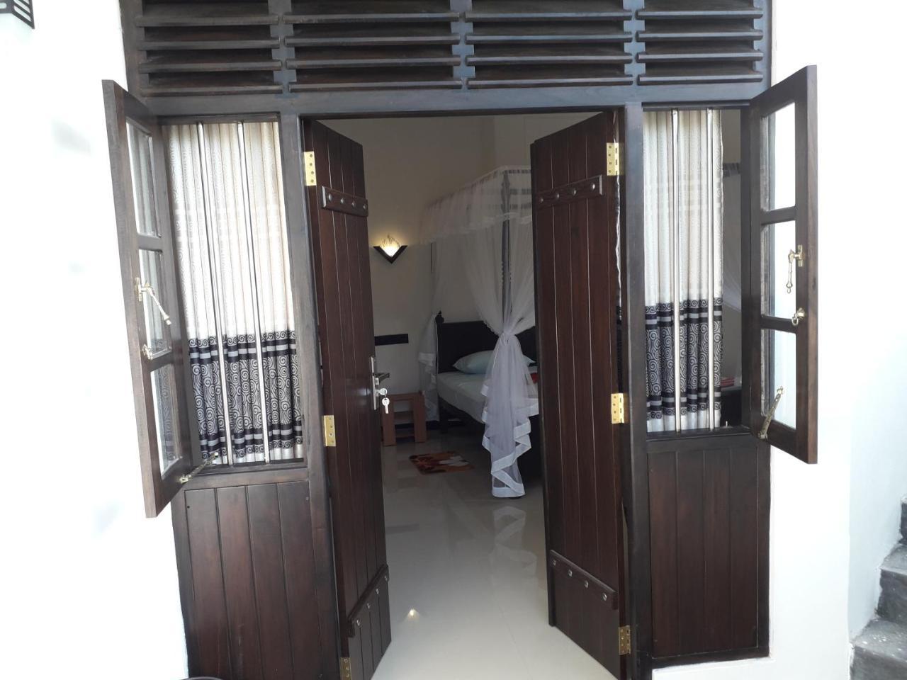 Bisandu Guesthouse Mirissa Ngoại thất bức ảnh