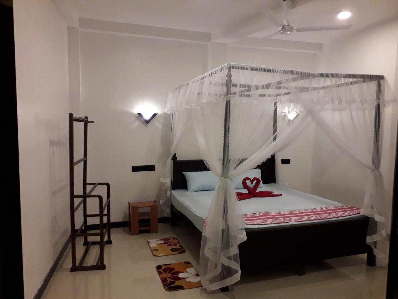 Bisandu Guesthouse Mirissa Ngoại thất bức ảnh