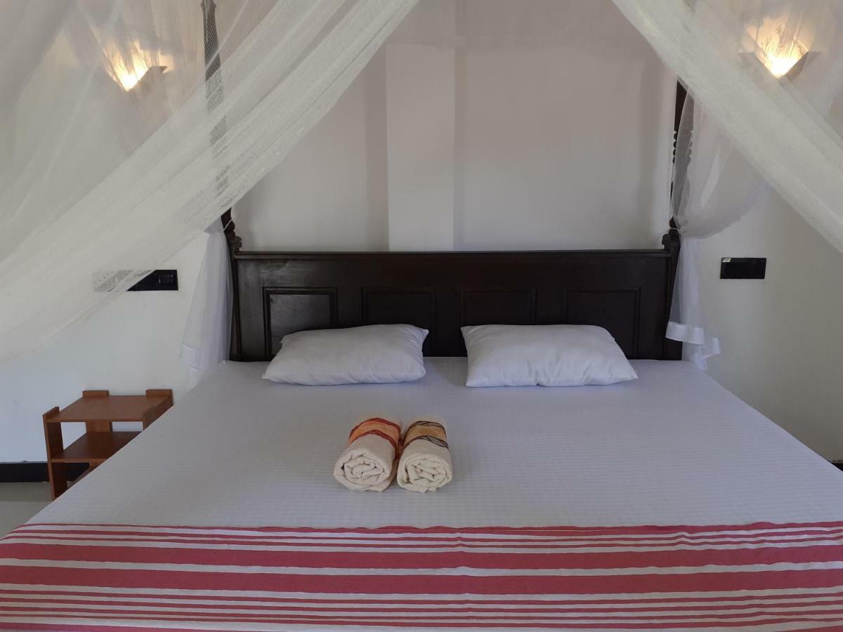 Bisandu Guesthouse Mirissa Ngoại thất bức ảnh