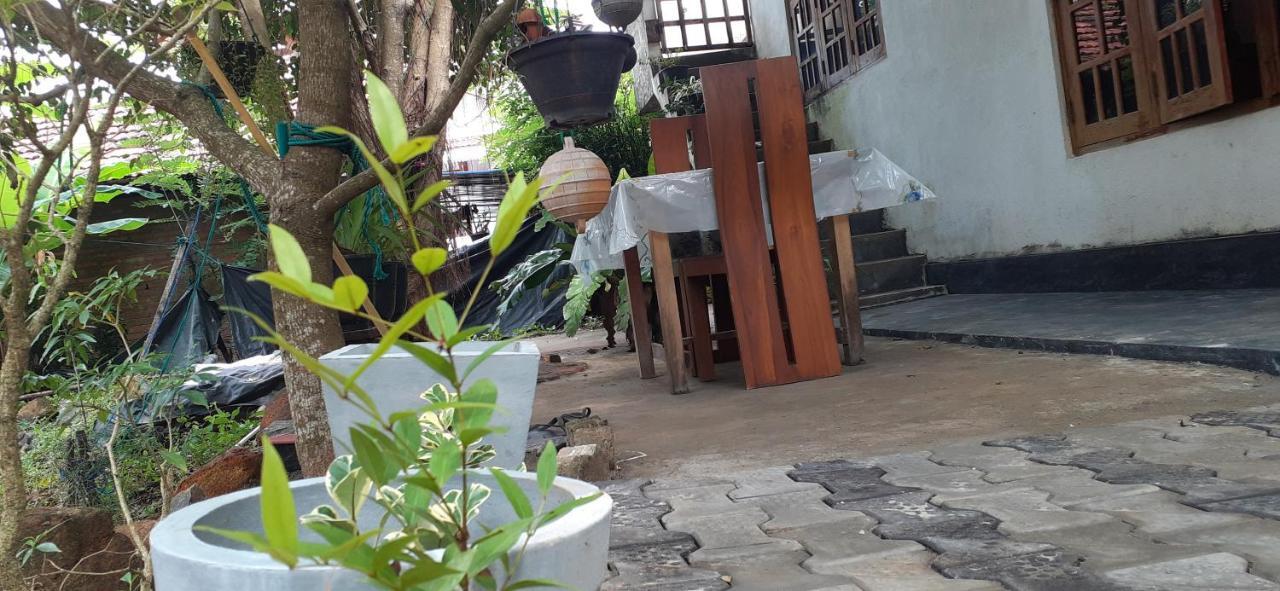 Bisandu Guesthouse Mirissa Ngoại thất bức ảnh