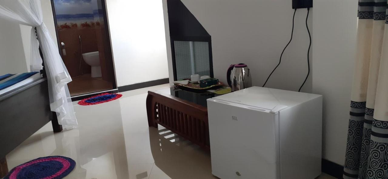 Bisandu Guesthouse Mirissa Ngoại thất bức ảnh